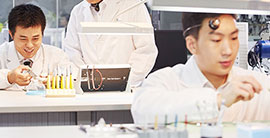 郑州万国维修保养网点专业技师配备